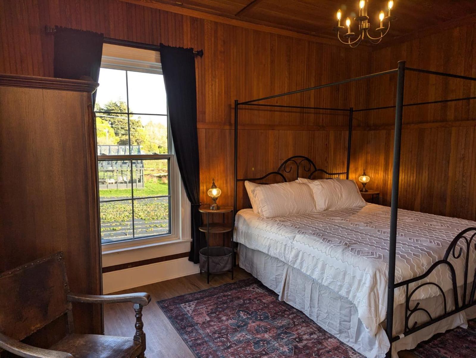 Woodside Farm Country Inn Sooke Exteriér fotografie