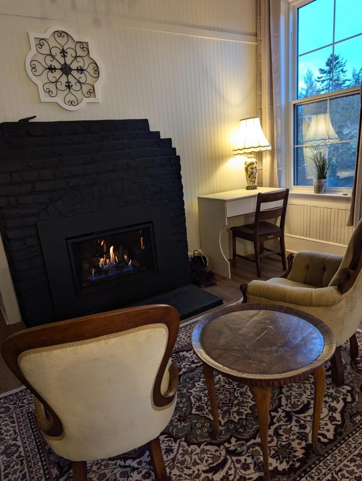 Woodside Farm Country Inn Sooke Exteriér fotografie