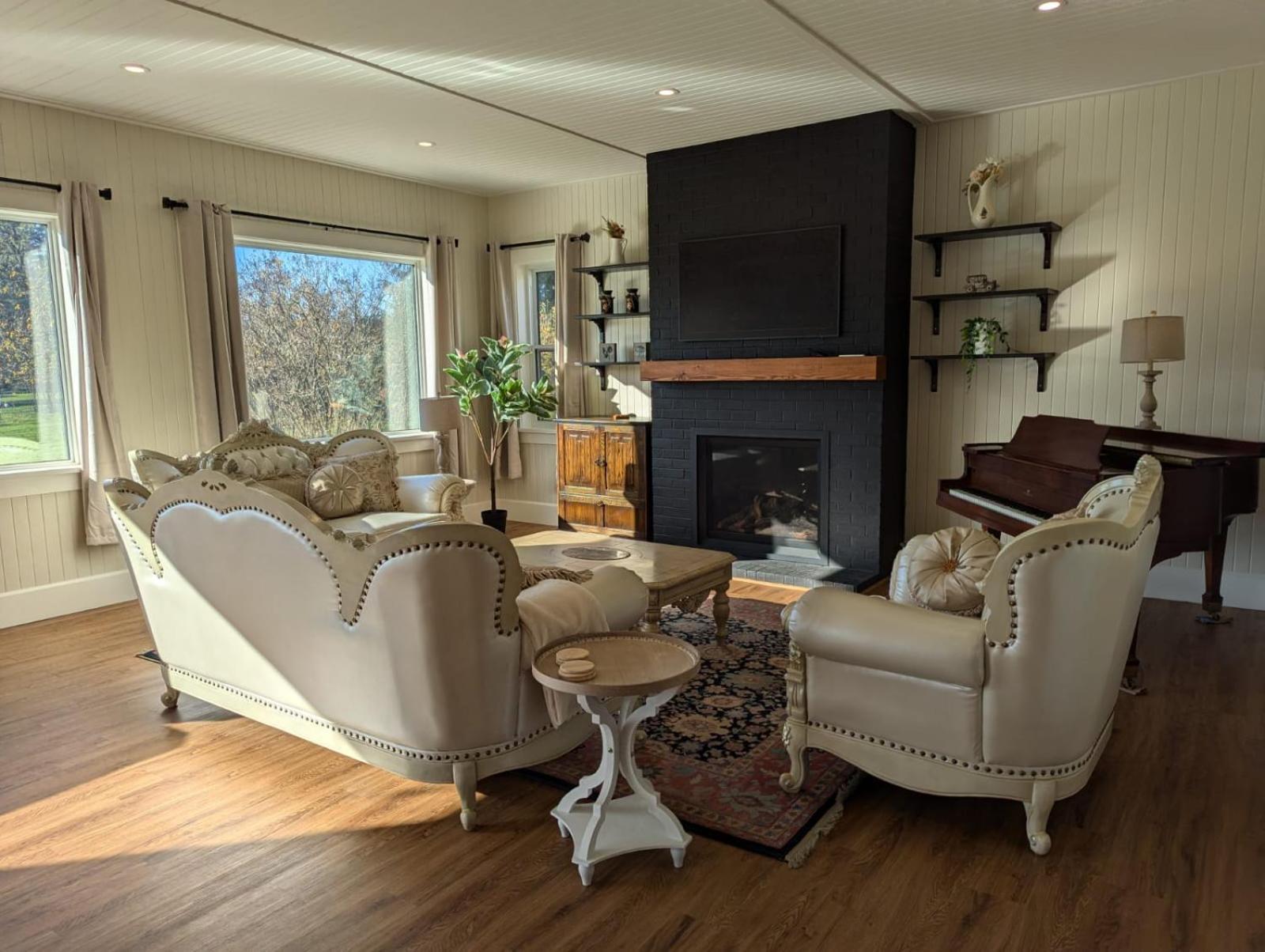 Woodside Farm Country Inn Sooke Exteriér fotografie