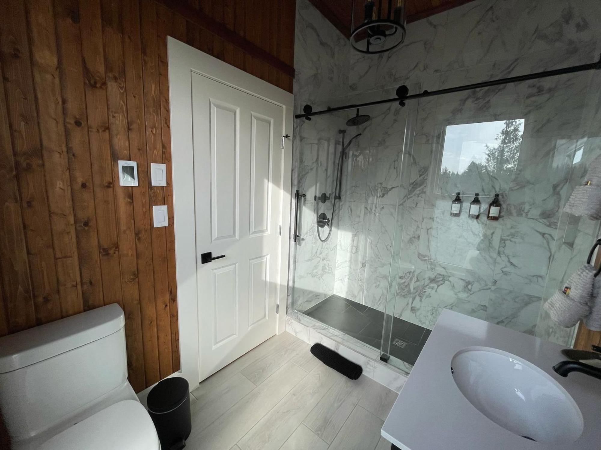 Woodside Farm Country Inn Sooke Exteriér fotografie